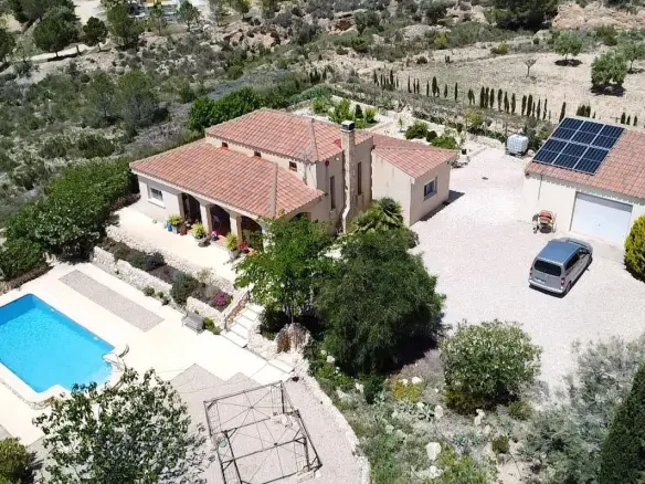 3-bedroom Detached Villa In Sax, Spain (200 M²)