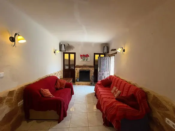 5-bedroom Semi In Pinoso, Spain (887 M²)
