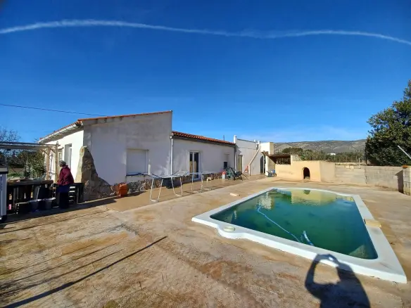Farm Of 155 M² In Beneixama