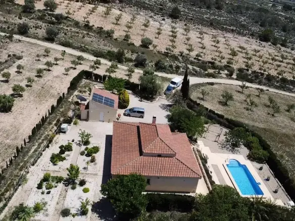 3-bedroom Detached Villa In Sax, Spain (200 M²)
