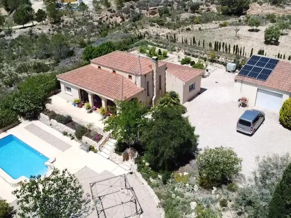 3-bedroom Detached Villa In Sax, Spain (200 M²)
