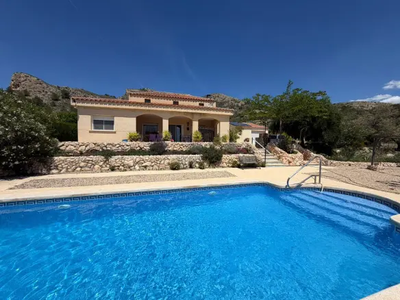 Detached Villa Of 200 M² In Sax, Spain