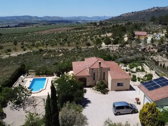 3-bedroom Detached Villa In Sax, Spain (200 M²)