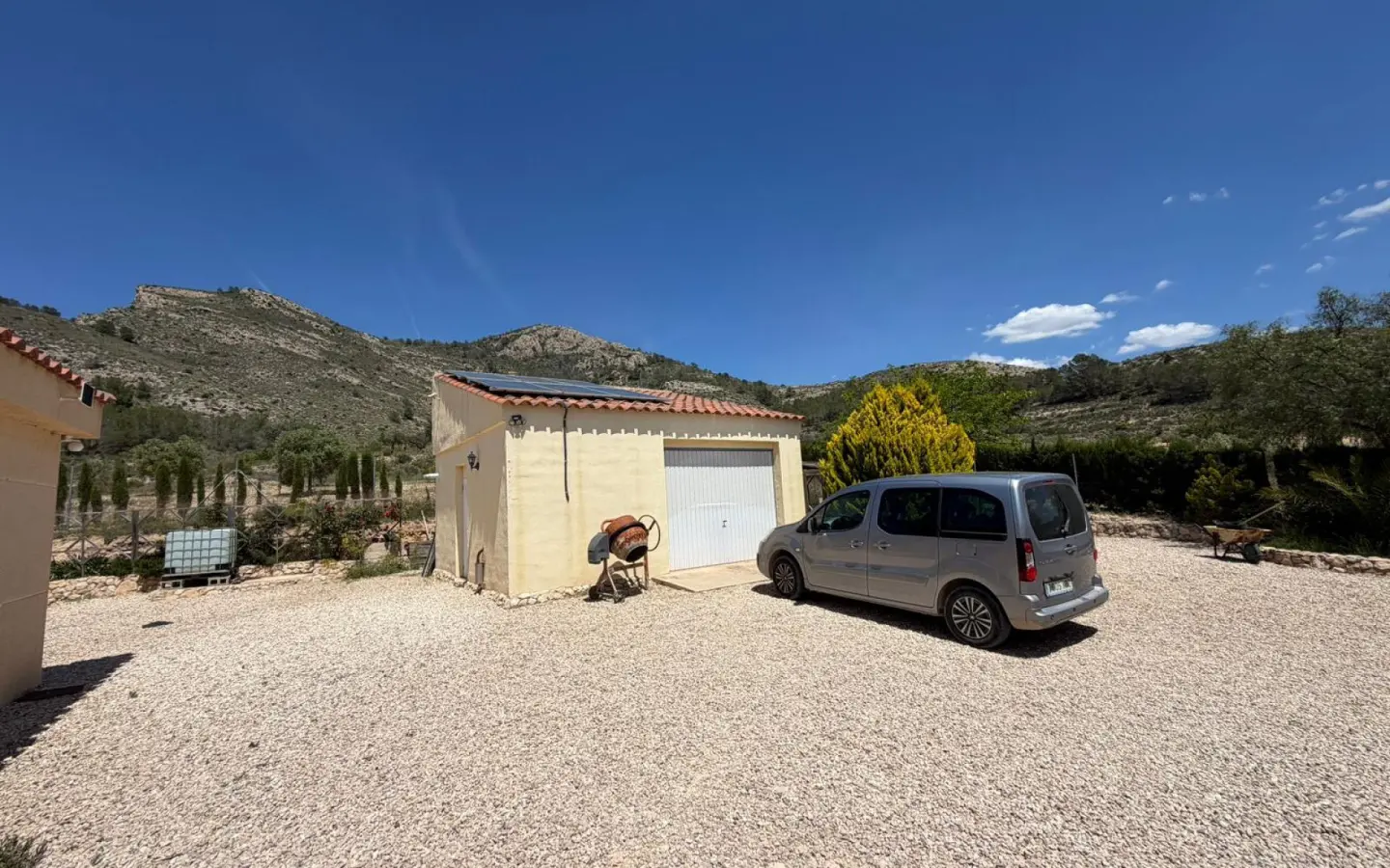 3-bedroom Detached Villa In Sax, Spain (200 M²)
