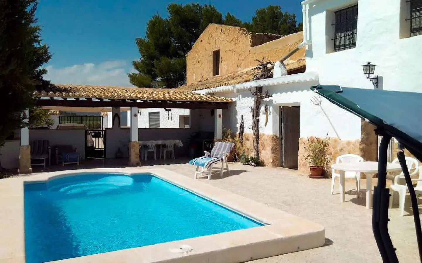 Semi-detached House Of 887 M² In Pinoso, Spain