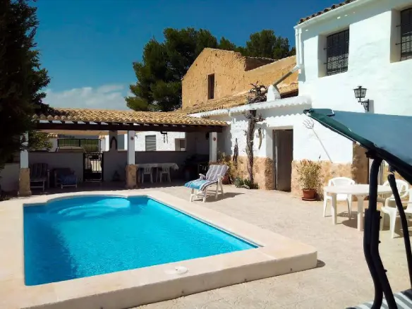 5-bedroom Semi In Pinoso, Spain (887 M²)