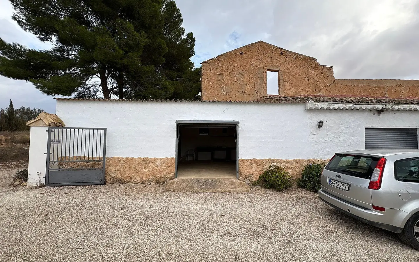Semi-detached House Of 887 M² In Pinoso, Spain