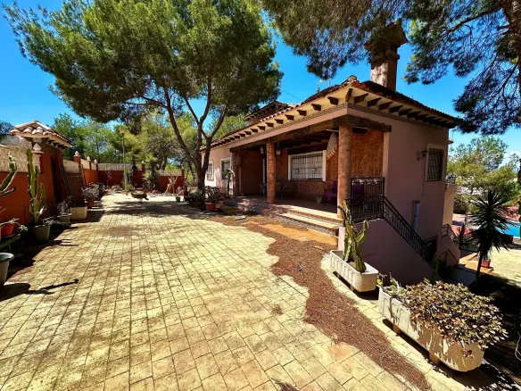 Villa 300 M² In San Miguel De Salinas, Spain – Mediter Real Estate