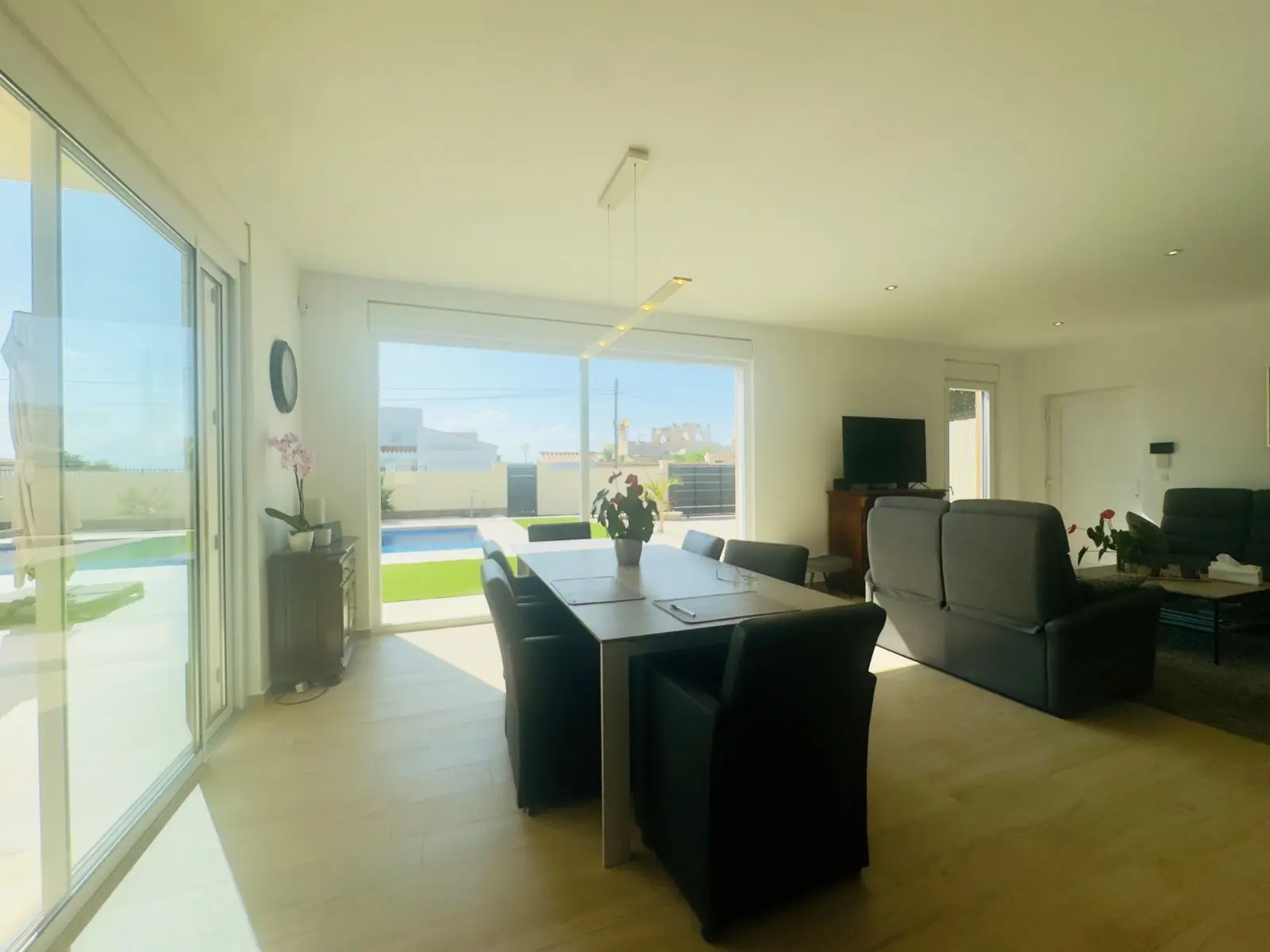 Villa 200 M² In Torrevieja, Spain – Mediter Real Estate