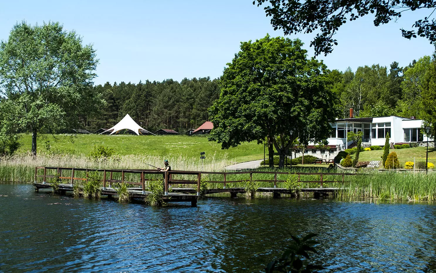 Resort Of 2112 M² With 6.3 Hectares Of Land In Leśne Ustronie