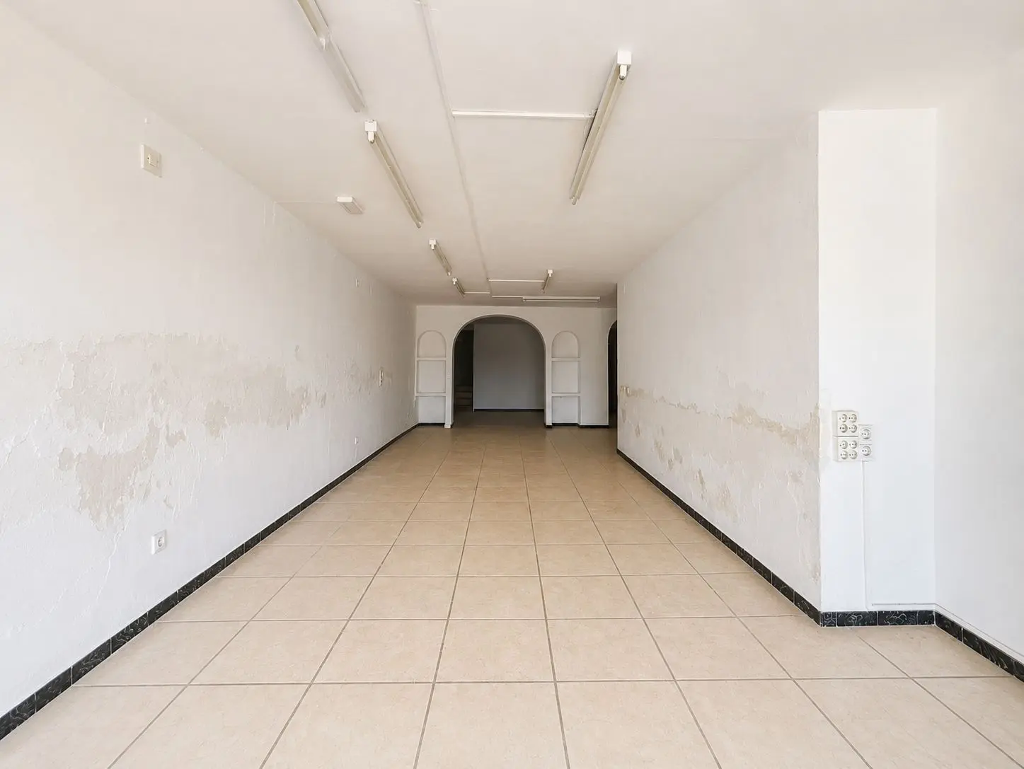 Commercial Premises Of 135 M² In Jávea, Spain