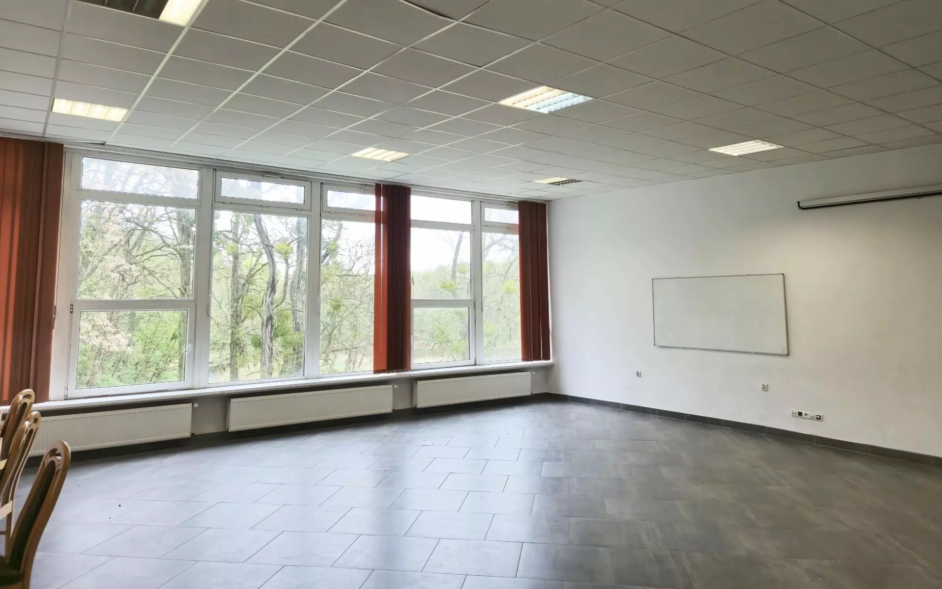 Resort Of 2112 M² With 6.3 Hectares Of Land In Leśne Ustronie