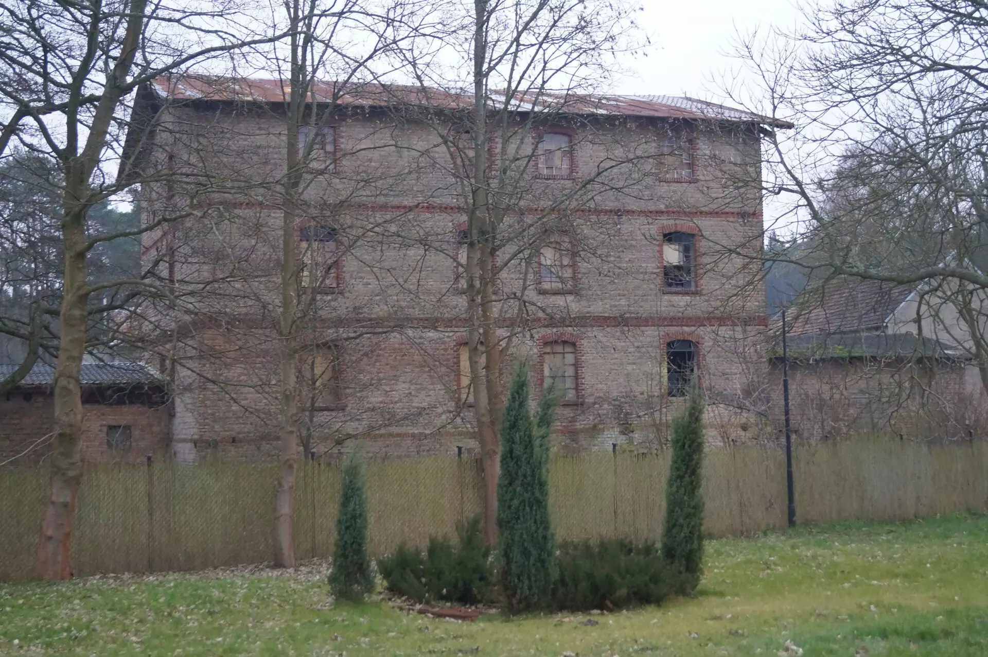Resort Of 2112 M² With 6.3 Hectares Of Land In Leśne Ustronie