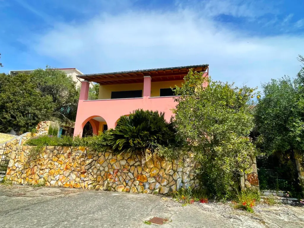 Detached House Of 302 M² In Corfu