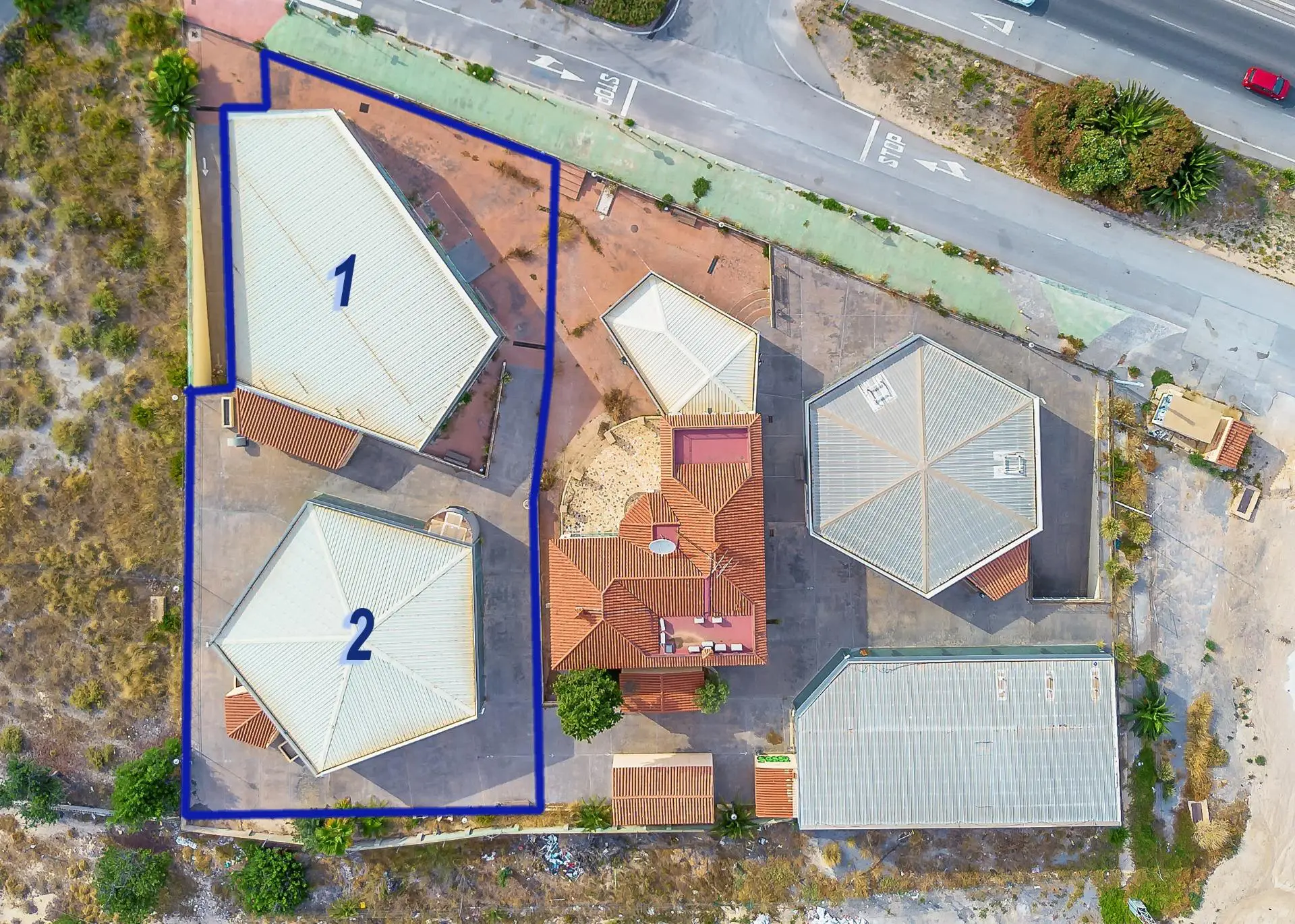 Commercial Unit Of 700 M² In Alicante, Spain