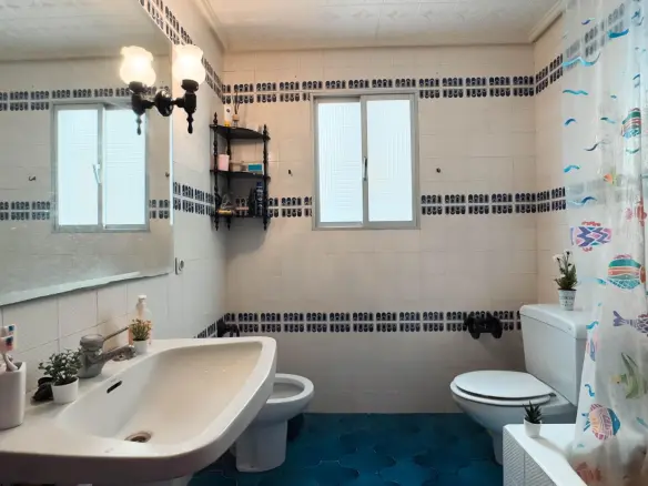 4-bedroom House In Novelda, Spain (266 M²)