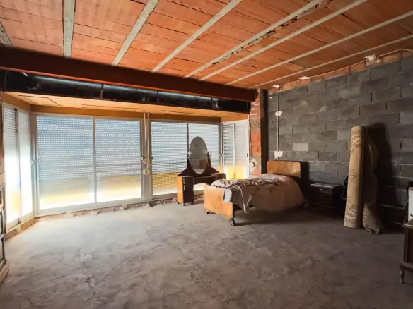 4-bedroom House In Novelda, Spain (266 M²)