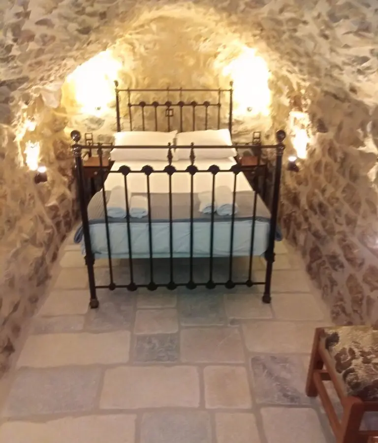 Hotel Of 180 M² In Peloponnese