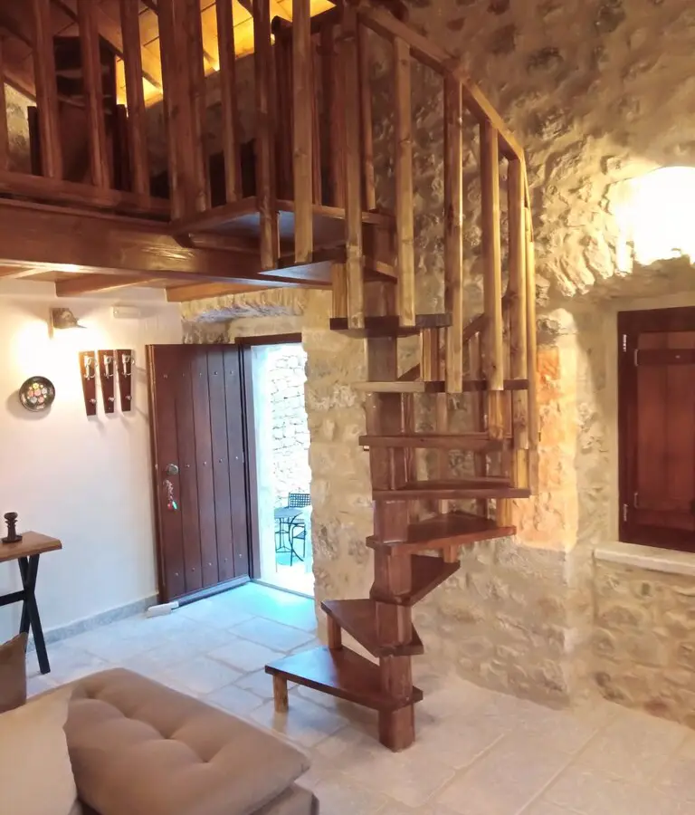 Hotel Of 180 M² In Peloponnese