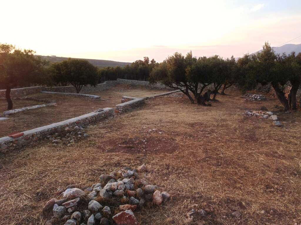 Hotel Of 180 M² In Peloponnese
