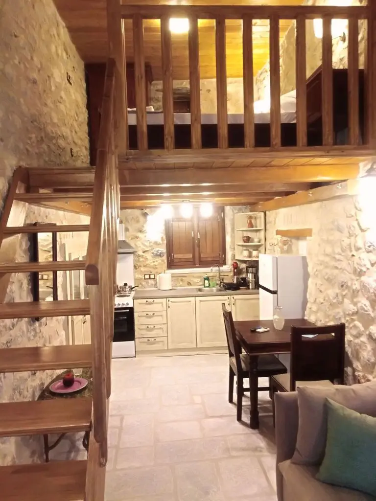 Hotel Of 180 M² In Peloponnese