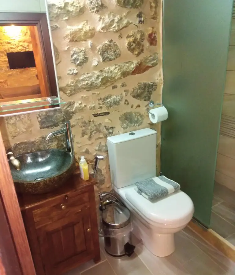 Hotel Of 180 M² In Peloponnese