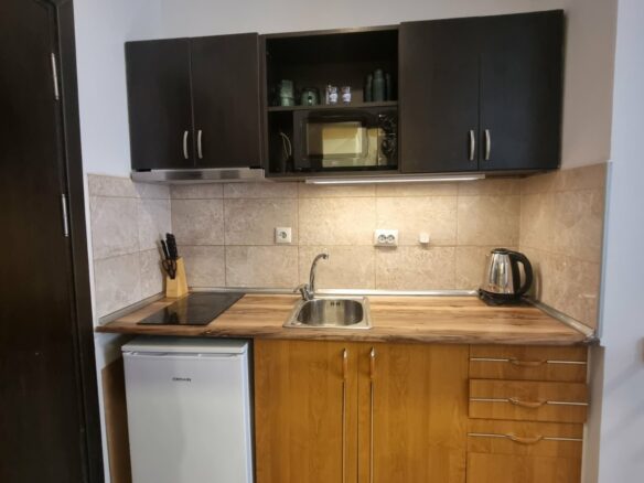 Rare Investment & Ski Retreat | 2 Min To Gondola | Independent Airbnb | Fireplace | Spa | Private Terrace