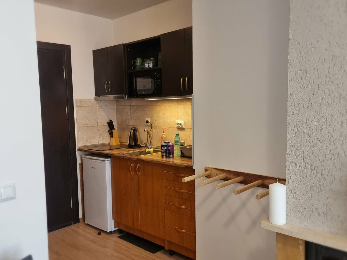 Rare Investment & Ski Retreat | 2 Min To Gondola | Independent Airbnb | Fireplace | Spa | Private Terrace