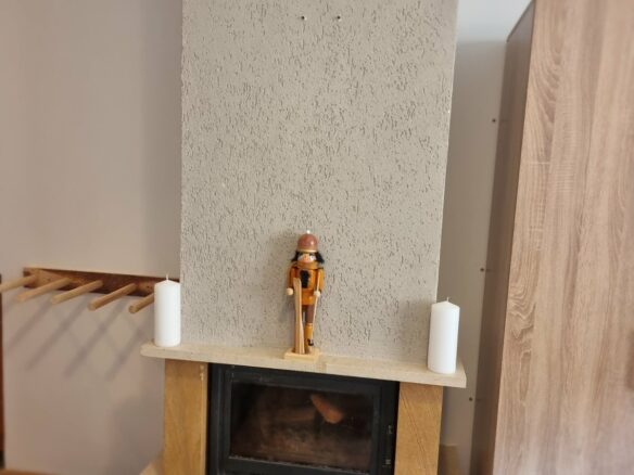 Rare Investment & Ski Retreat | 2 Min To Gondola | Independent Airbnb | Fireplace | Spa | Private Terrace