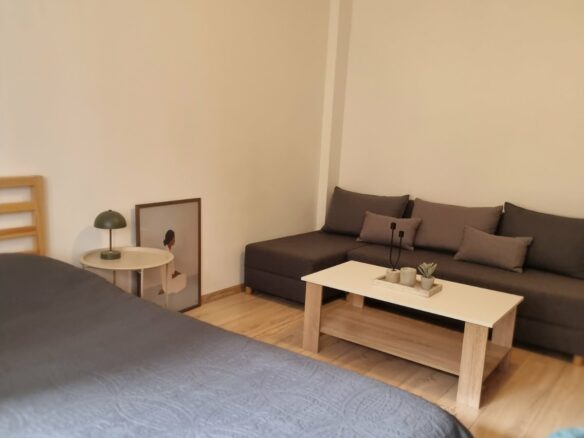 Rare Investment & Ski Retreat | 2 Min To Gondola | Independent Airbnb | Fireplace | Spa | Private Terrace
