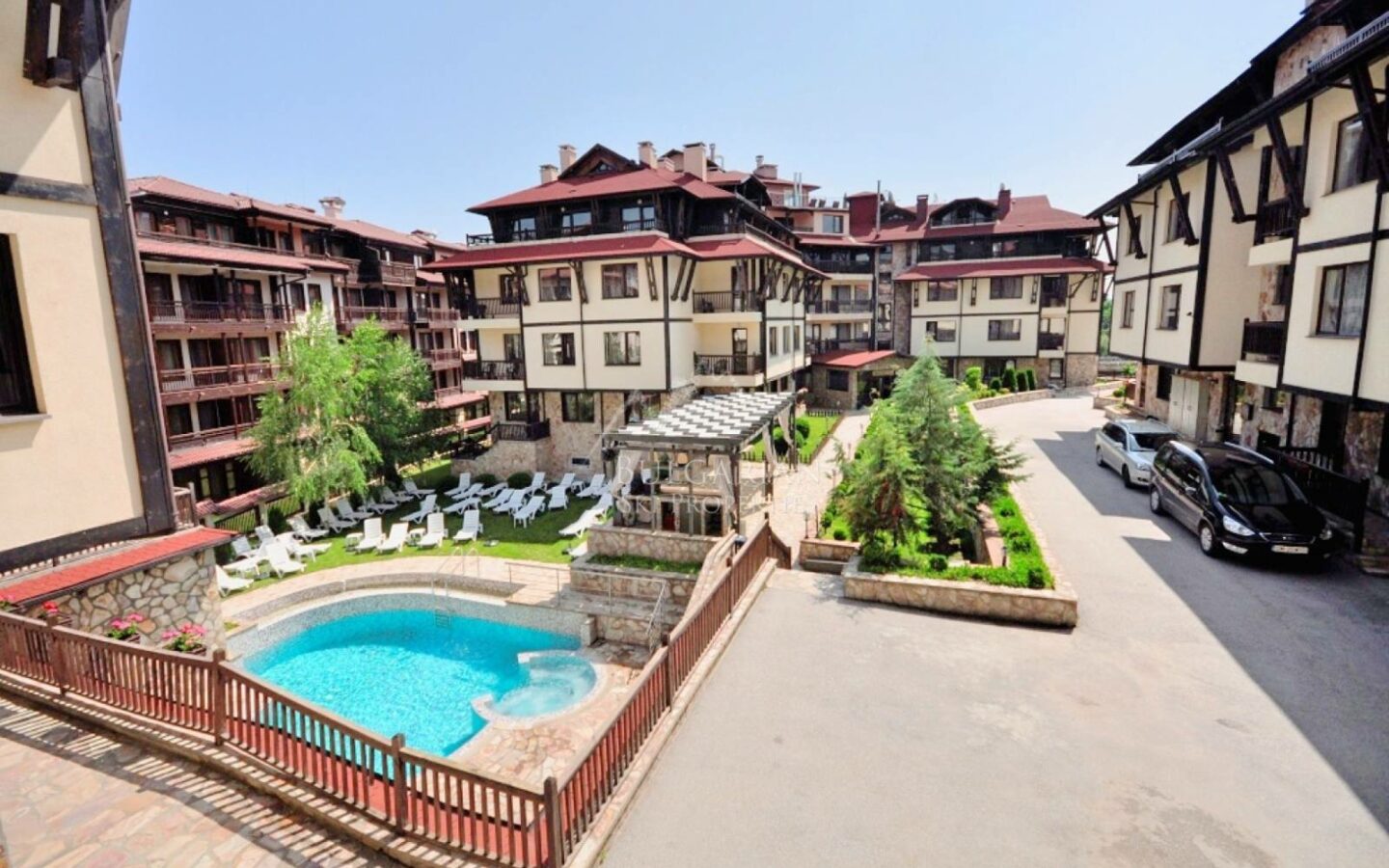 Rare Investment & Ski Retreat | 2 Min To Gondola | Independent Airbnb | Fireplace | Spa | Private Terrace