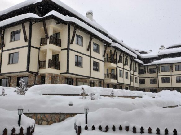 Rare Investment & Ski Retreat | 2 Min To Gondola | Independent Airbnb | Fireplace | Spa | Private Terrace