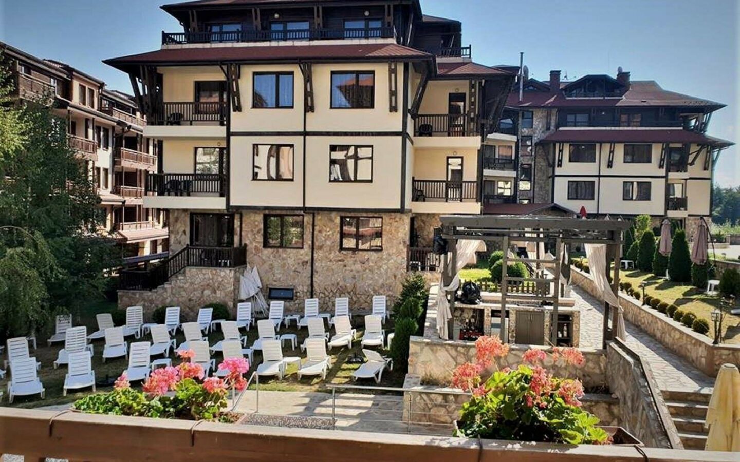 Rare Investment & Ski Retreat | 2 Min To Gondola | Independent Airbnb | Fireplace | Spa | Private Terrace