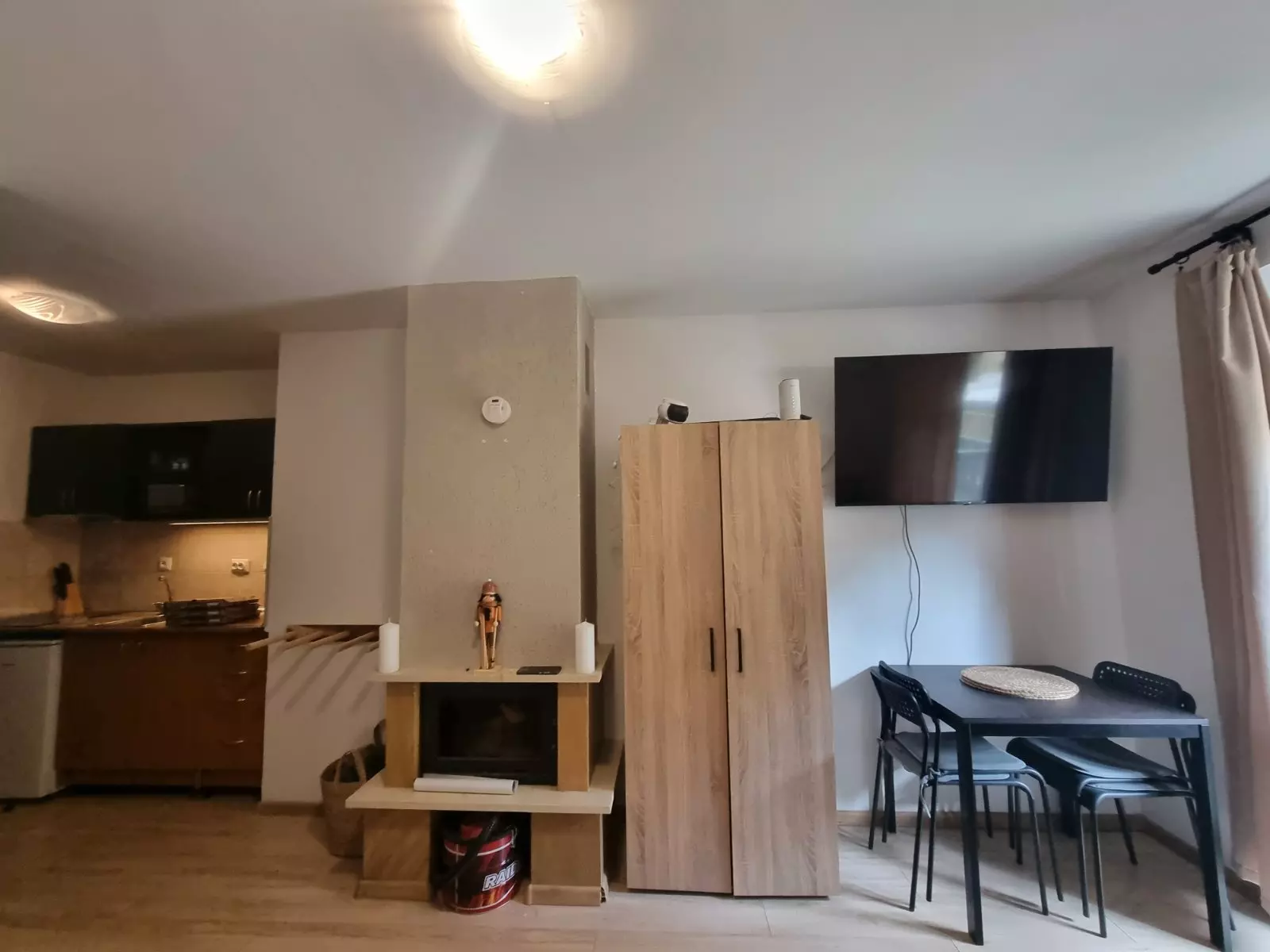 Rare Investment & Ski Retreat | 2 Min To Gondola | Independent Airbnb | Fireplace | Spa | Private Terrace