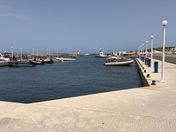 Investment Land Of 1360 M² With Sea View In Crete