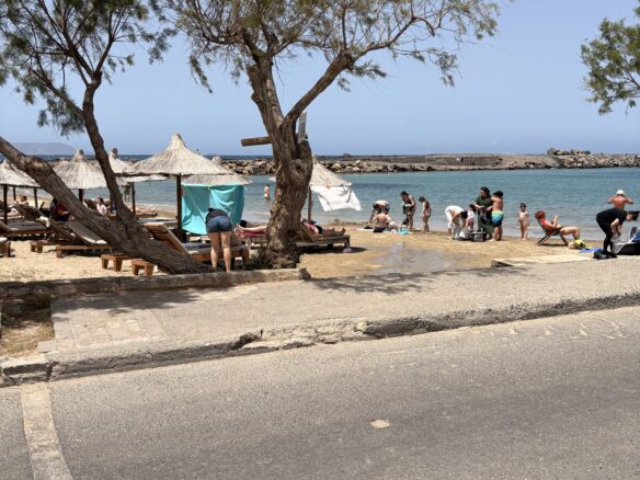 Investment Land Of 1360 M² With Sea View In Crete