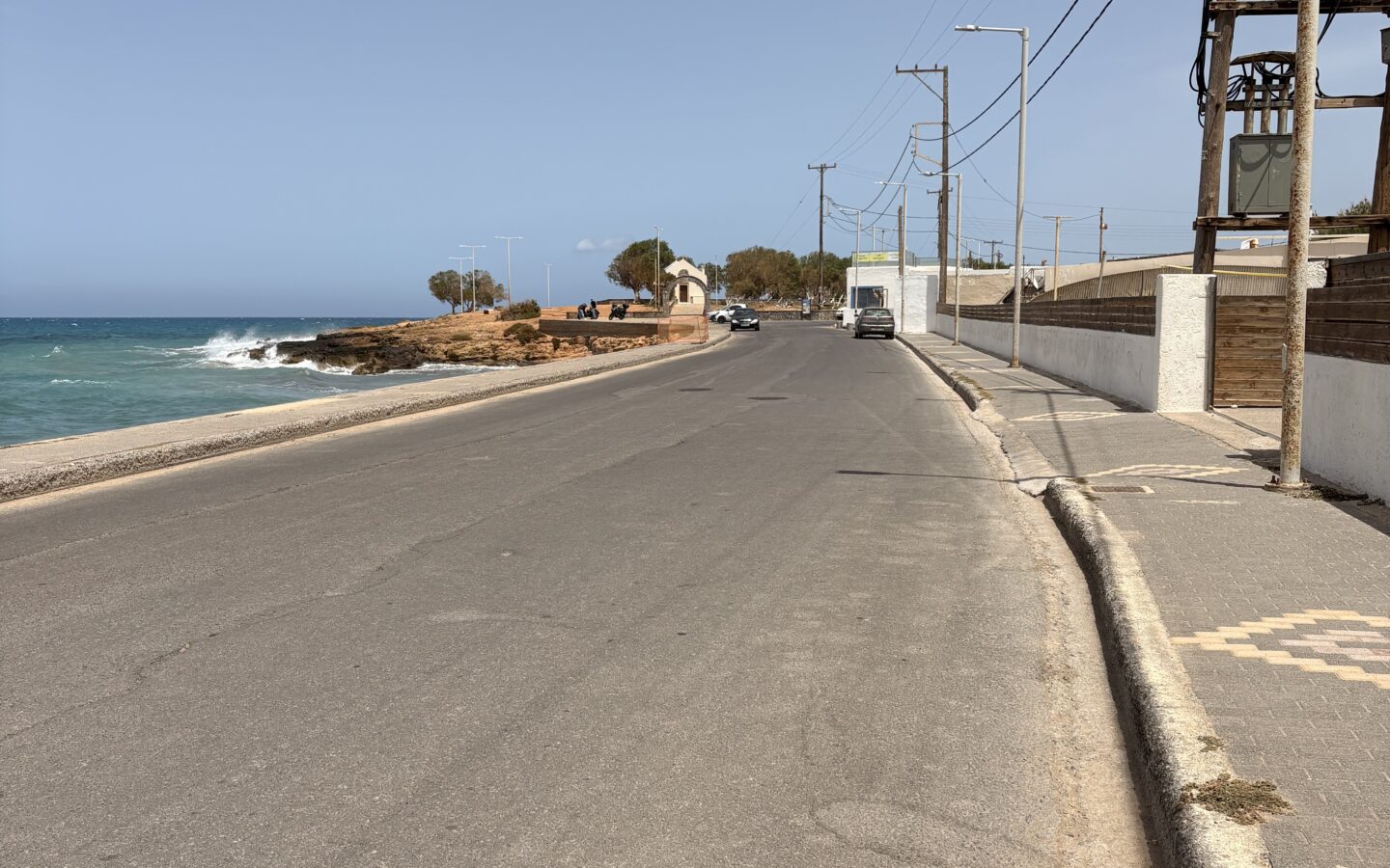 Investment Land Of 1360 M² With Sea View In Crete