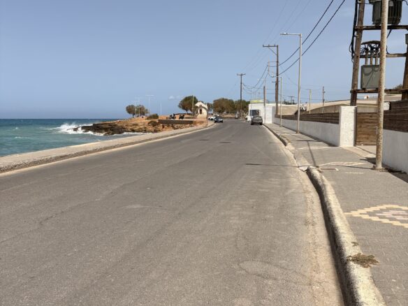 Investment Land Of 1360 M² With Sea View In Crete