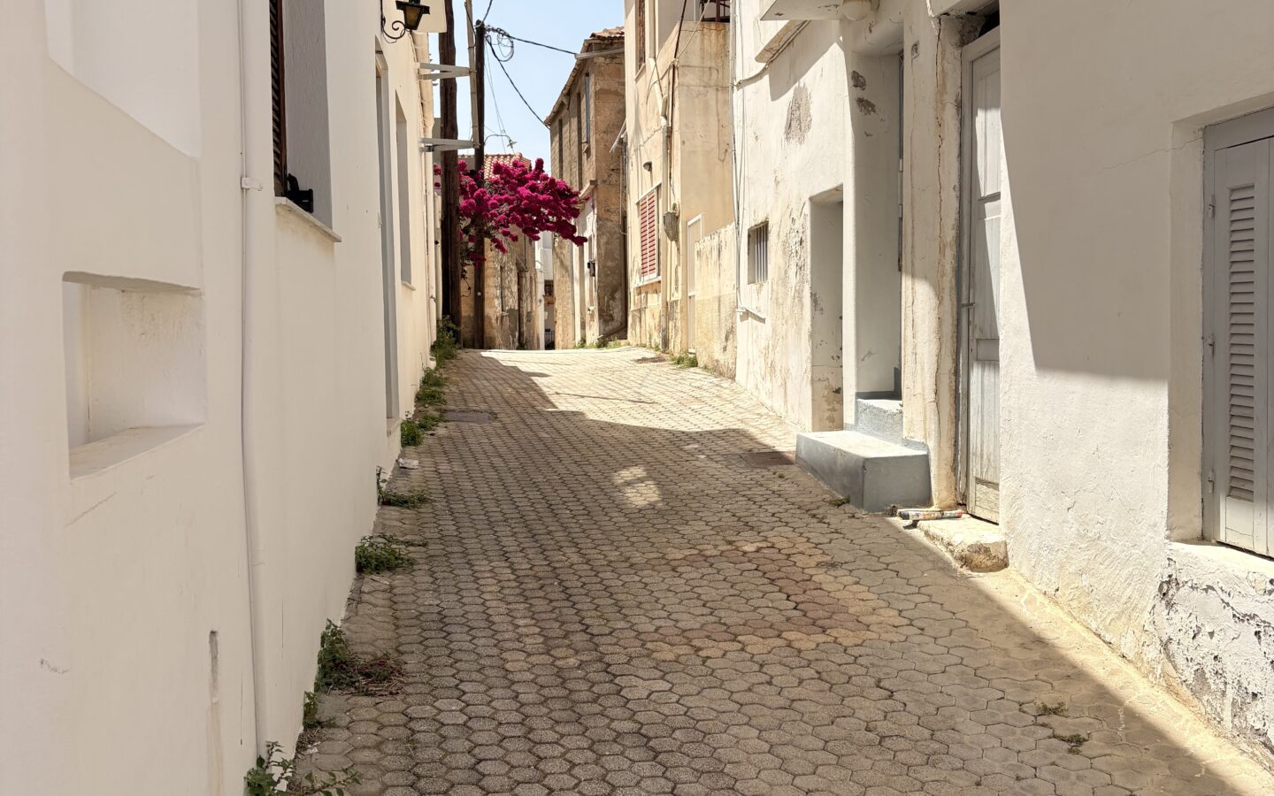 Investment Land Of 1360 M² With Sea View In Crete
