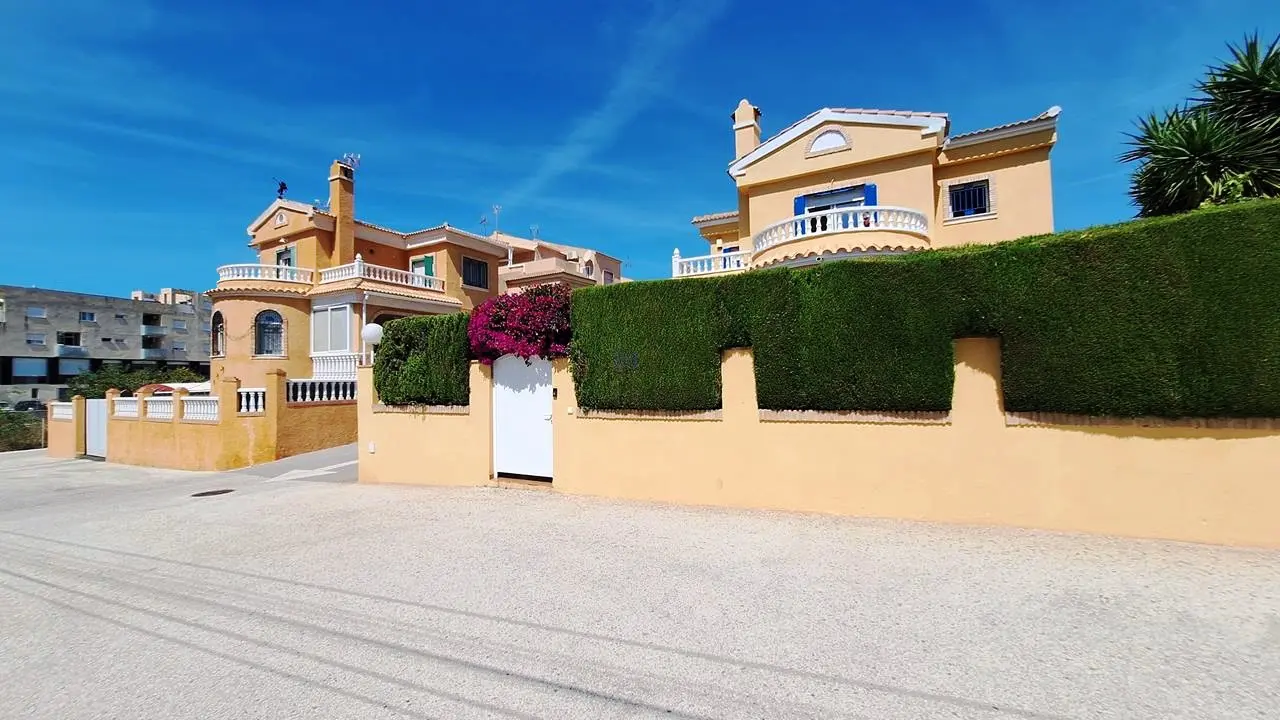 Town House Of 71 M² In Playa Flamenca, Spain