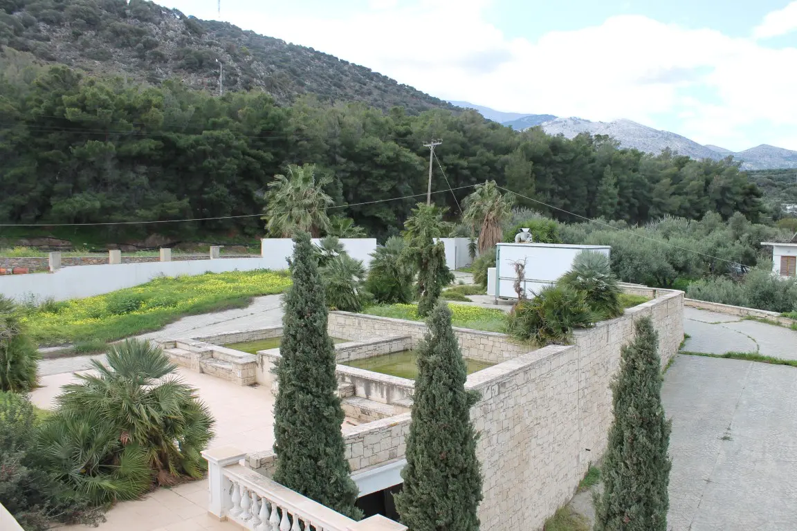 Villa Of 380 M² In Crete
