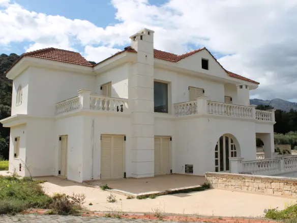4-bedroom Villa In Vrachasi, Greece (380 M²)