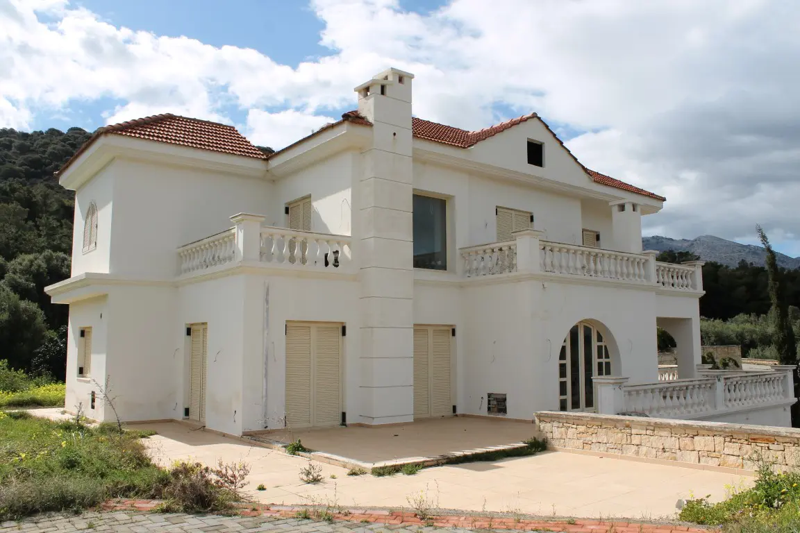 Villa Of 380 M² In Crete