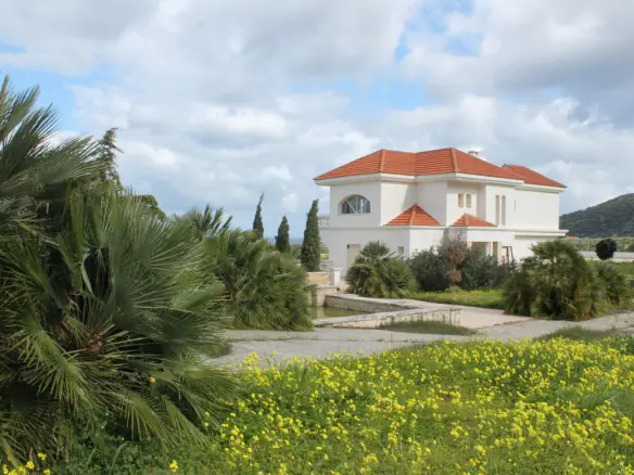 4-bedroom Villa In Vrachasi, Greece (380 M²)