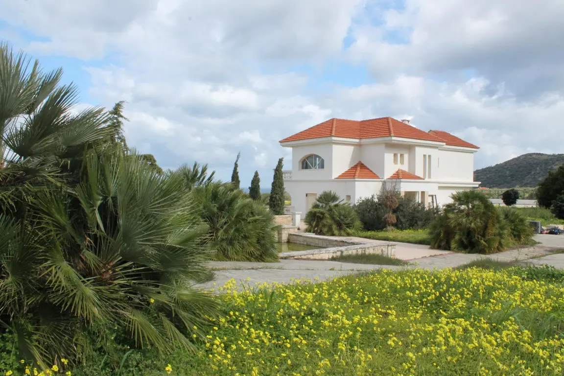 Villa Of 380 M² In Crete