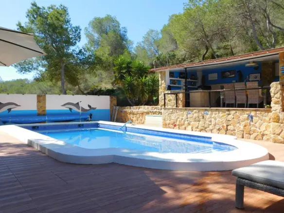 Wooden Chalet Of 173 M² In Torremendo, Spain