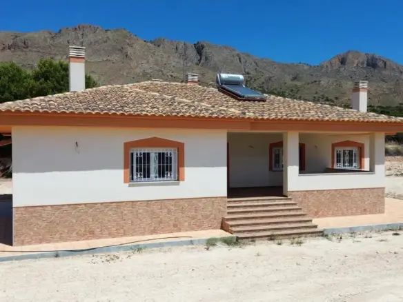 Country House Of 170 M² In Macisvenda, Spain