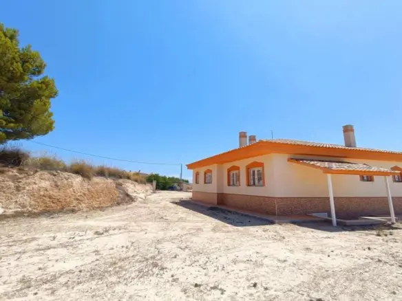 Country House Of 170 M² In Macisvenda, Spain
