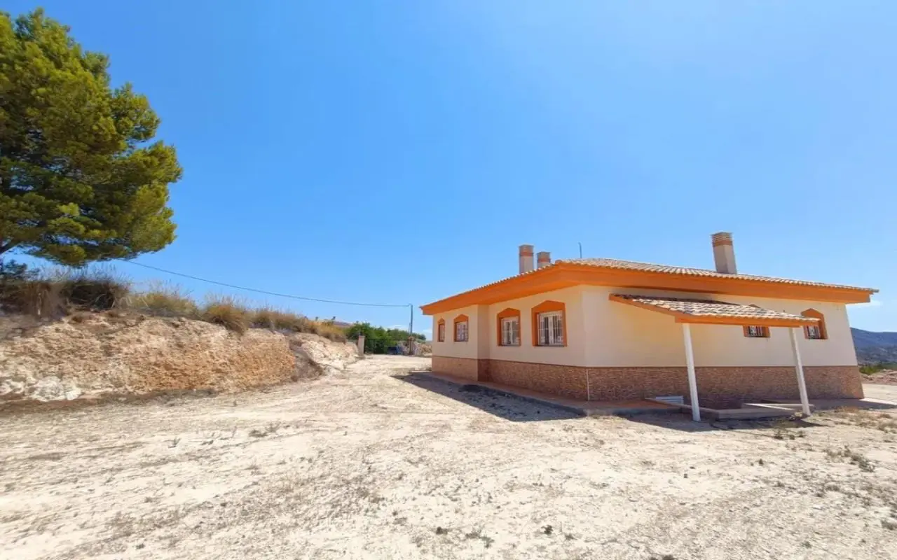 Country House Of 170 M² In Macisvenda, Spain