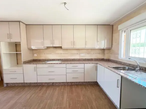 Country House Of 170 M² In Macisvenda, Spain